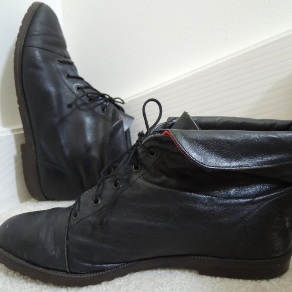 Ladies Ankle Boots Size 8 B by White Mountain Cuffed Black Leather Lace Up Boots